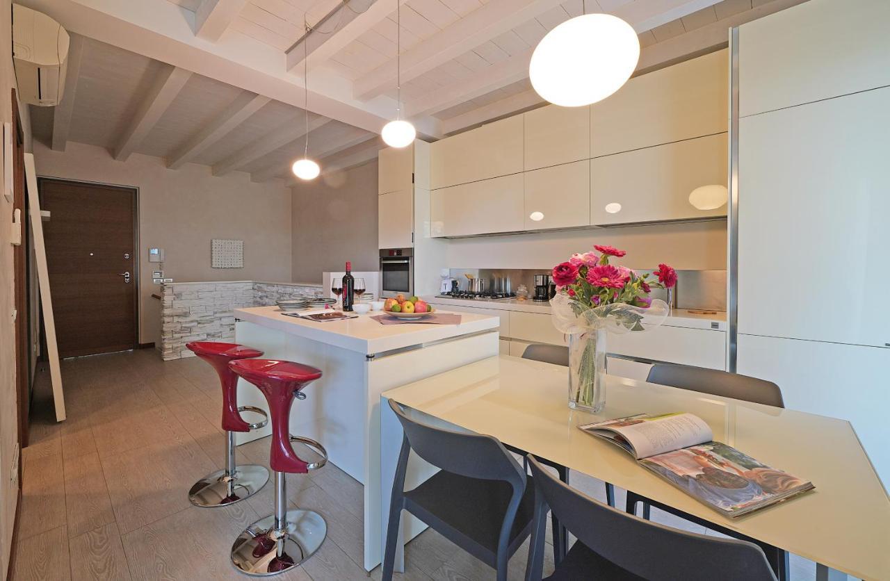 Giulia Luxury Apartment Sirmione Exterior photo