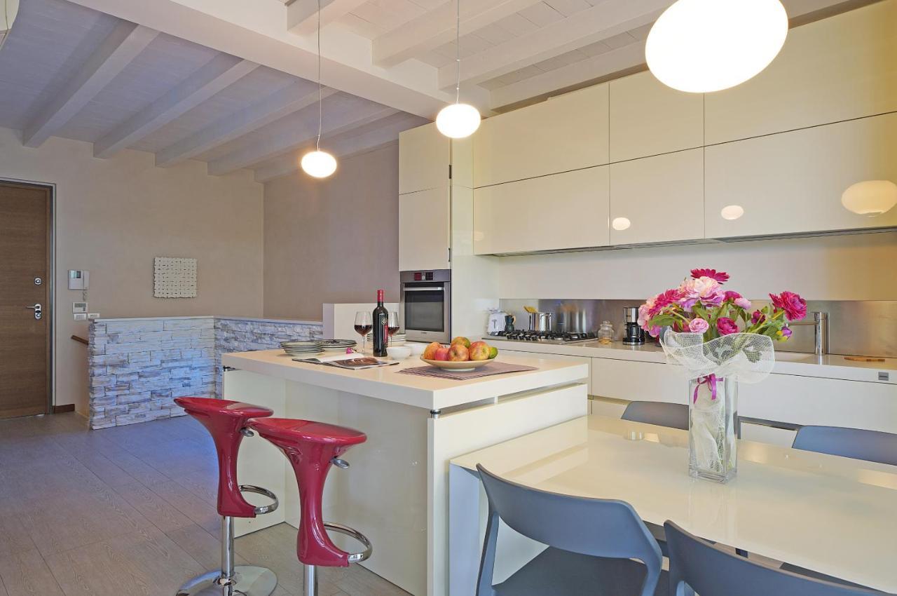 Giulia Luxury Apartment Sirmione Exterior photo