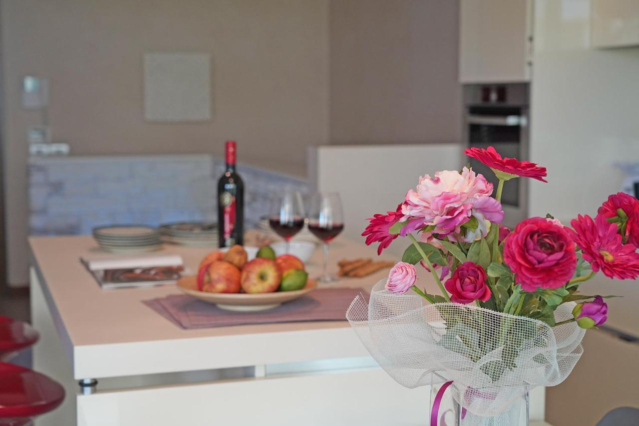 Giulia Luxury Apartment Sirmione Exterior photo