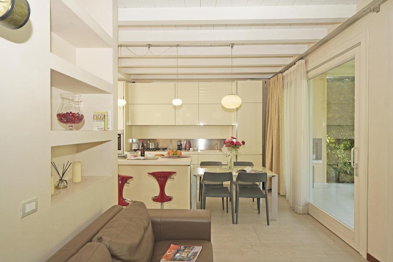 Giulia Luxury Apartment Sirmione Exterior photo