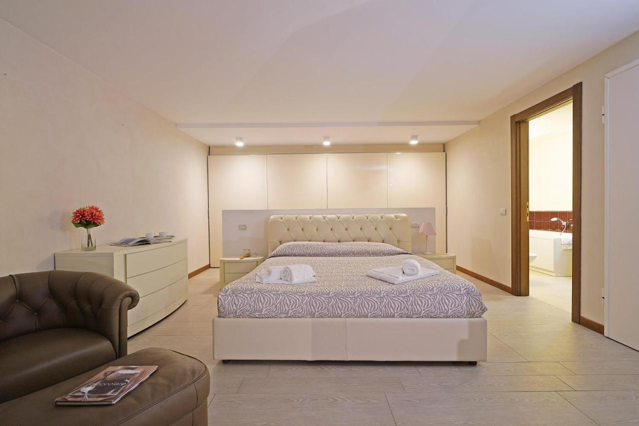 Giulia Luxury Apartment Sirmione Exterior photo