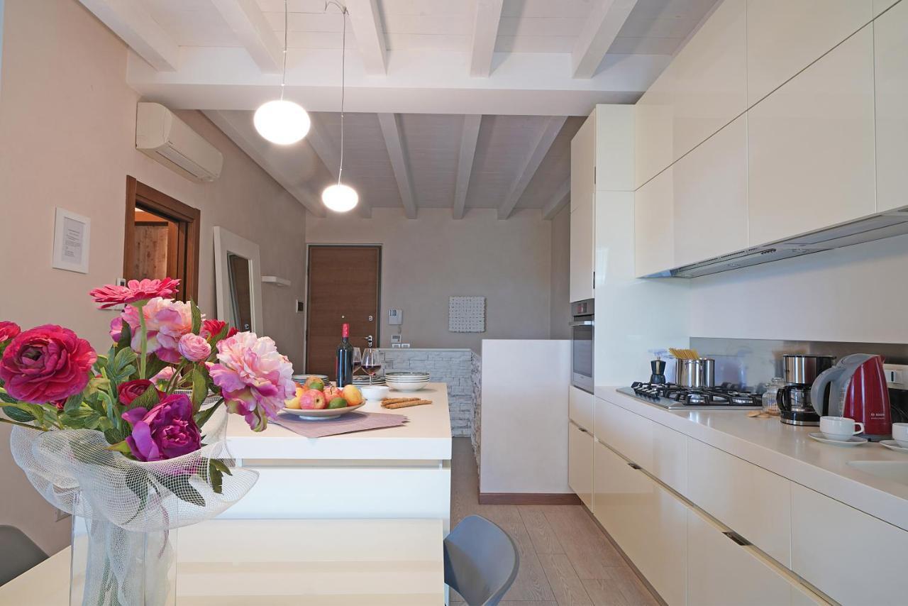 Giulia Luxury Apartment Sirmione Exterior photo
